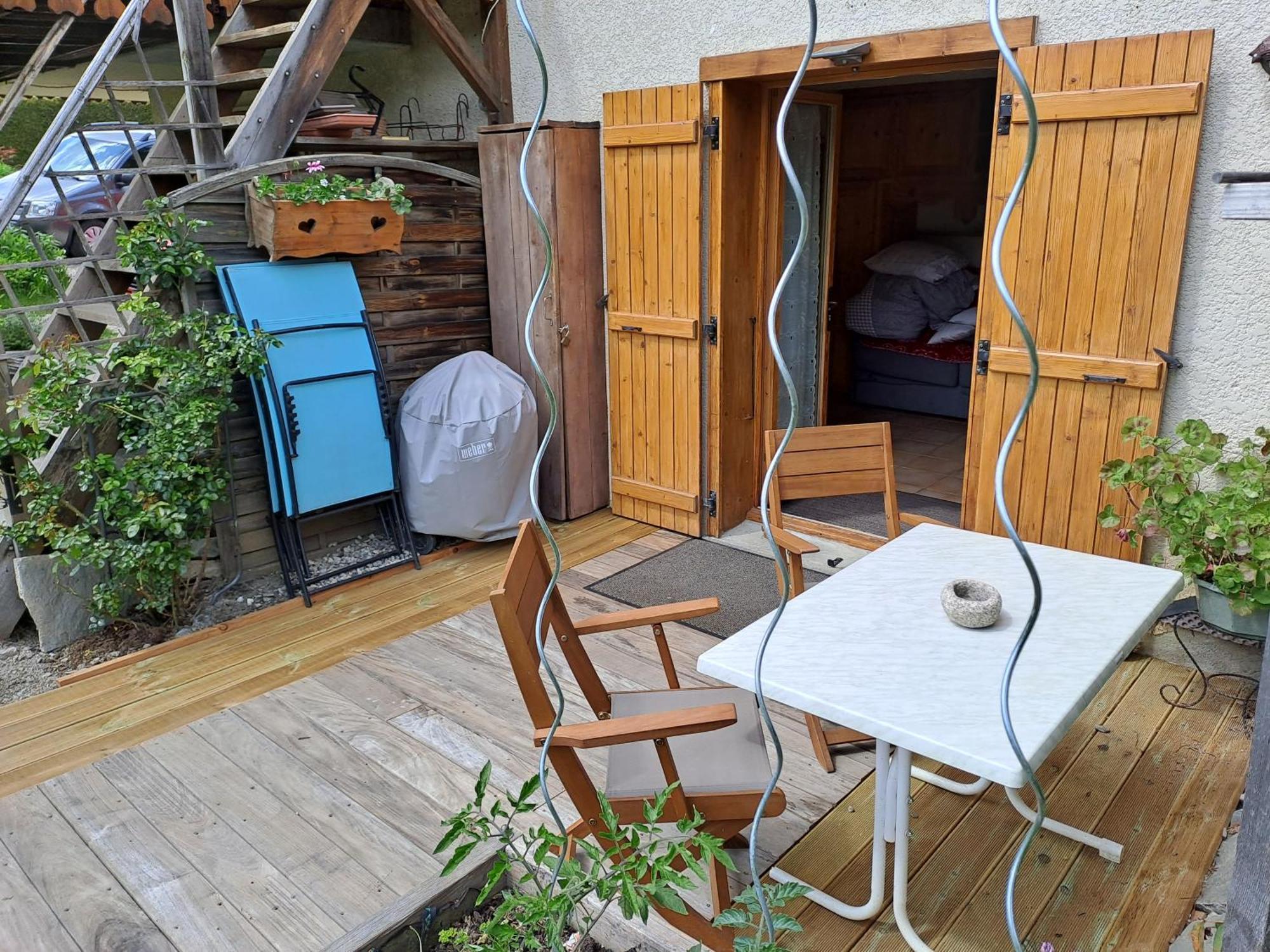 A4 Km De Megeve Tres Joli Studio Avec Jacuzzi ,Vue Sur Les Montagnes Au Calme Praz-sur-Arly Room photo
